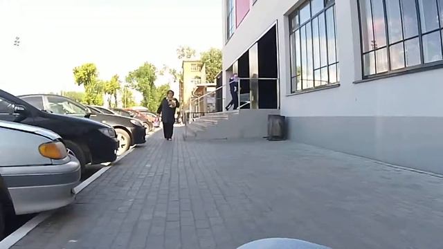 12 июля 2014г ул. Уральская и Работницы заехал в торгово-развлекательный комплекс Горный Хрусталь смотреть онлайн