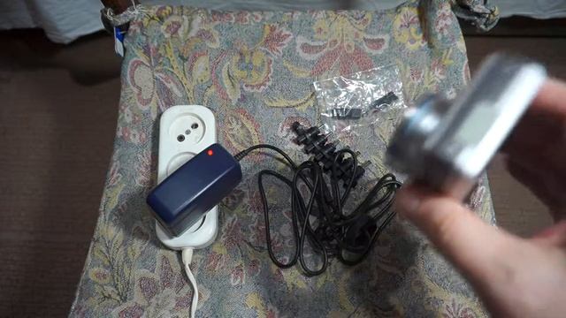 Фотогаджеты: фотокамера Samsung S1050 блок питания Robiton и коуплер-переходник Canon DR-DC10