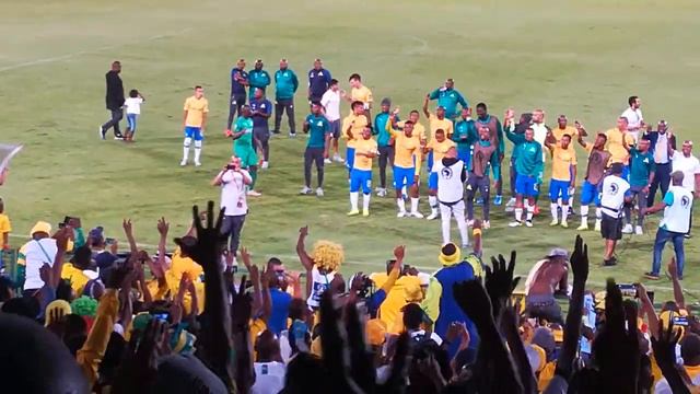 Mamelodi Sundowns 3 - 0 Petroleos de Luanda (Team + Fans: Haka Matrokisi) смотреть онлайн