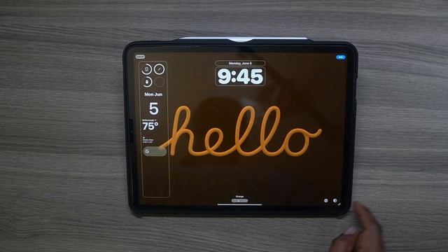 iPadOS 17 Hands-On: How To Customize Your iPad Pro Lockscreen... смотреть онлайн