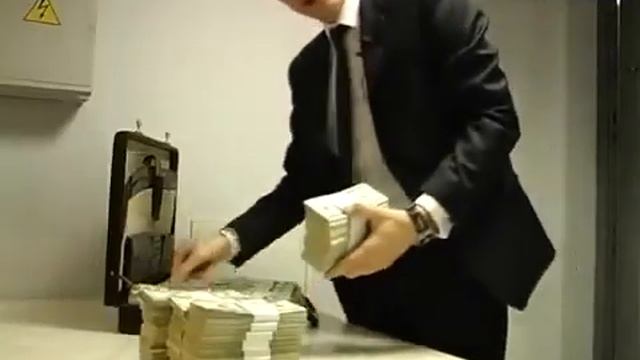 ДЕНЬГИ КОТОРЫЕ ИДУТ В ОДИН И ТОТ ЖЕ КАРМАН, ВОЛНЫ ДЕНЕГ В ОДИН И ТОТ ЖЕ КОРМАН КАК ИХ ПРАВИЛЬНО ДАТ смотреть онлайн