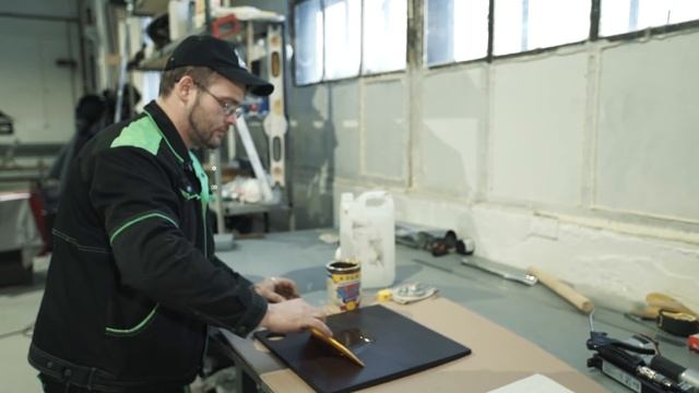 Установили консоли и начали внутреннюю сборку. Казанка 2М Fish5edition. Выпуск 9 смотреть онлайн