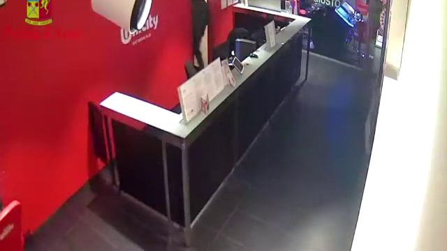 Polizia di Stato Questura di Catania смотреть онлайн