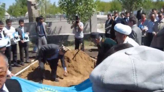 Смағұл Сәдуақасұлын жерлеу-2. смотреть онлайн