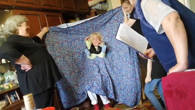 малыш шуточная сценка смотреть онлайн