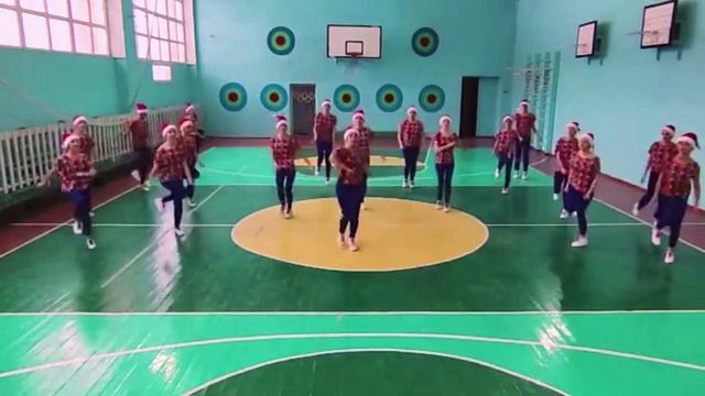 Веселый новогодний танец. Детский танец. смотреть онлайн