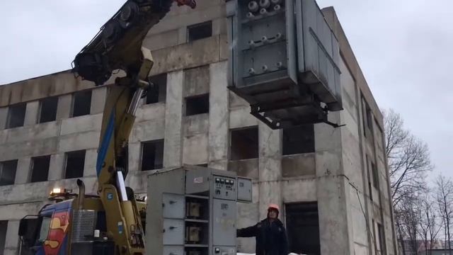 Перемещение подстанции. Мощный манипулятор в СП-б смотреть онлайн