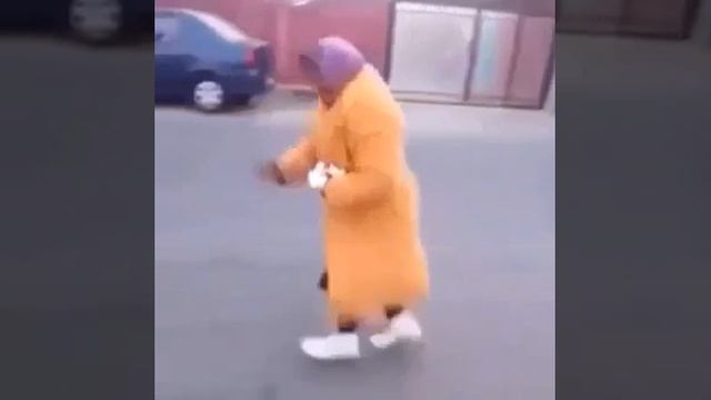 Бабушка отжигает