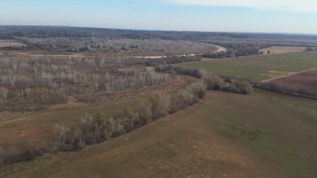 MATRICE 30T COMING BACL TO LAND ON RIVER FARM смотреть онлайн