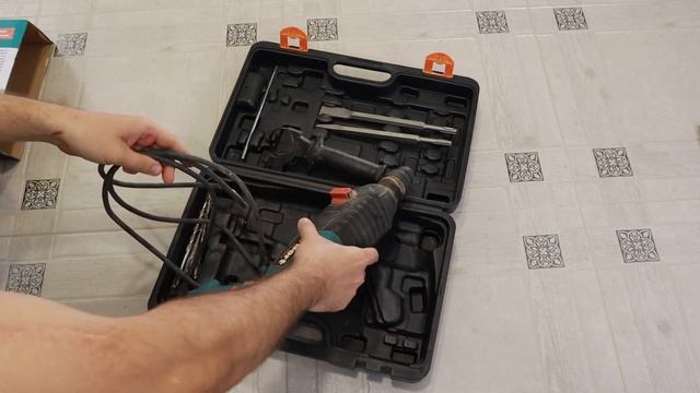 Честный обзор на перфоратор марки Bort BHD-800N-K (3 Дж) смотреть онлайн