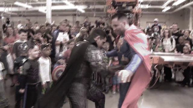 'SUPER HEROES TO KIDS IN OHIO': The Super Kids Save The City of Elyria, Ohio 2015 смотреть онлайн
