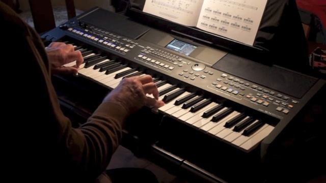 Moonlight Serenade .Cover played on Yamaha Psr SX600 смотреть онлайн