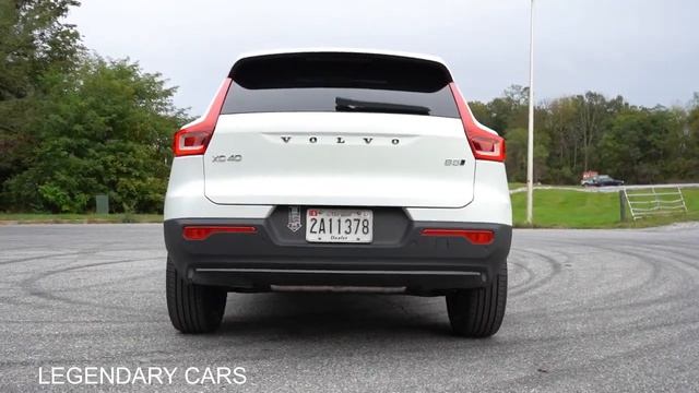 VOLVO XC40 2023