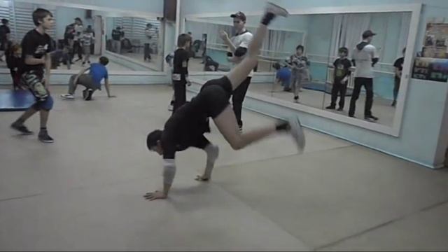 Попытка твиста на локтях) смотреть онлайн