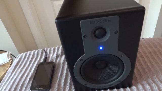 M-Audio BX5a Deluxe Studiophile Amplified Reference Monitor Speaker смотреть онлайн