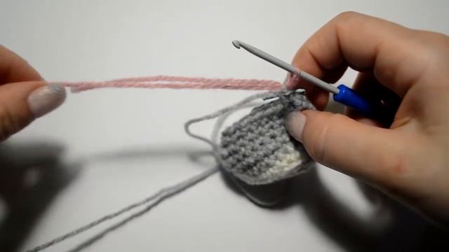 Как связать ножки свинки крючком: урок №3 смотреть онлайн