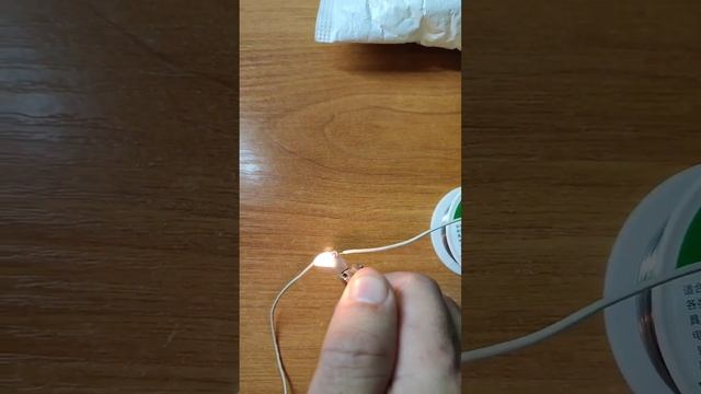 Как спаять провода с помощью зажигалки и без паяльника смотреть онлайн