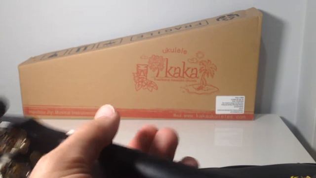 kaka Traditional Hawaiian Ukelele 17' смотреть онлайн