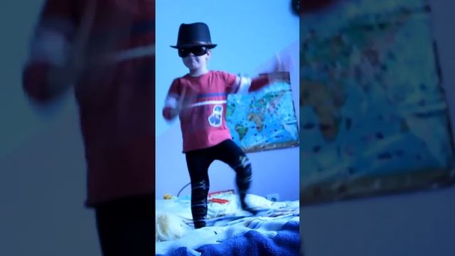 Танец на кровати перед сном смотреть онлайн
