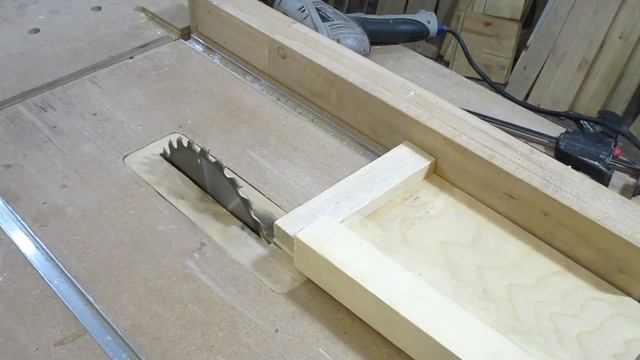 Как делать скосы на ножках. Приспособление для циркулярной пилы. смотреть онлайн