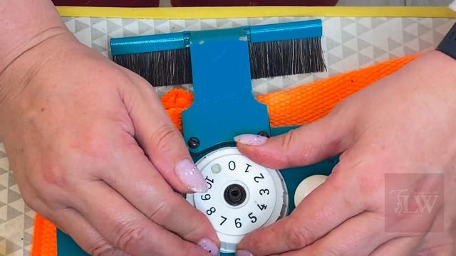 Подготовка и чистка вязальной машины типа Северянка и Нева. Чистим вязальную машину смотреть онлайн