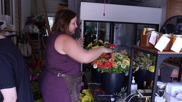 Making Market Bouquets // Tutorial // Green Bee Floral Co.