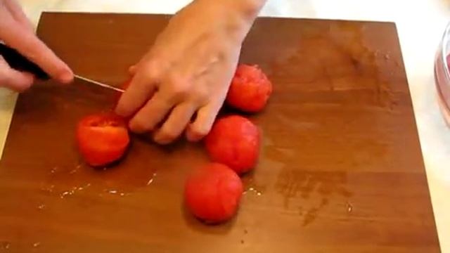 Кифтелуце (маленькие тефтельки в соусе) смотреть онлайн