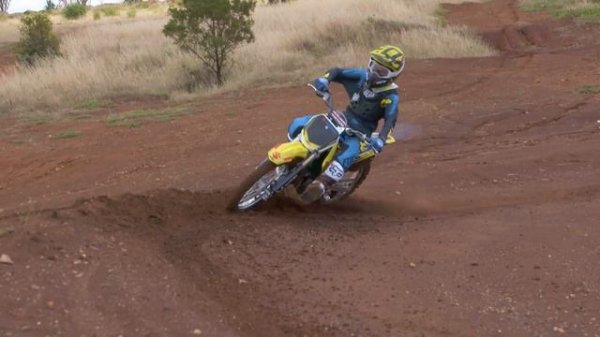 MXTV Bike Review - Suzuki RM85 L