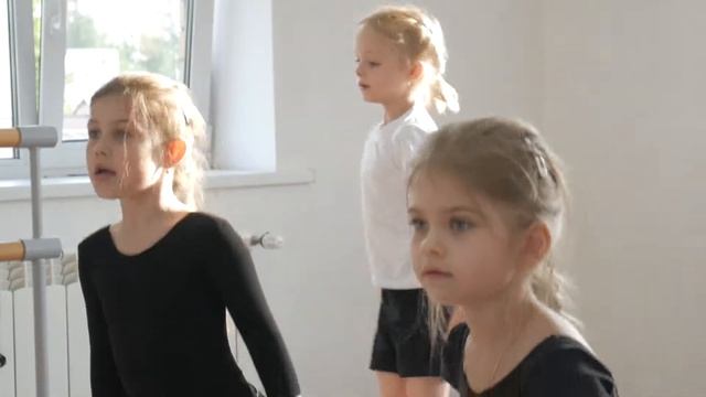 Занятие танцами с детьми в Брянске. смотреть онлайн