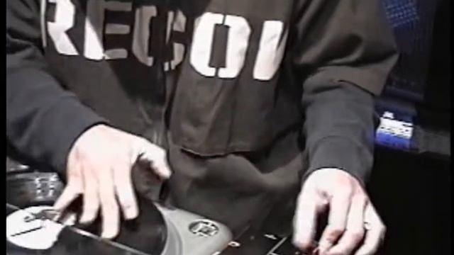 DJ Q-Bert Skratching смотреть онлайн