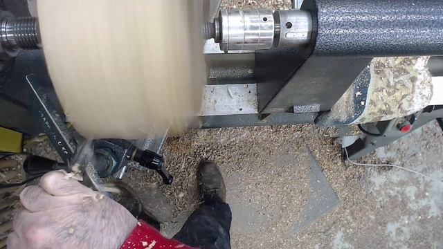 Part 1, Hollow form vessel from a crotch. Design and shape capturing the crotch figure in the top. смотреть онлайн