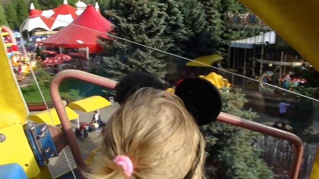 VLOG Как электризуется горка в FANTASY  PARK Идём в парк аттракционов Fantazy Колесо обозрения