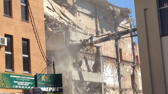 Демонтаж здания 