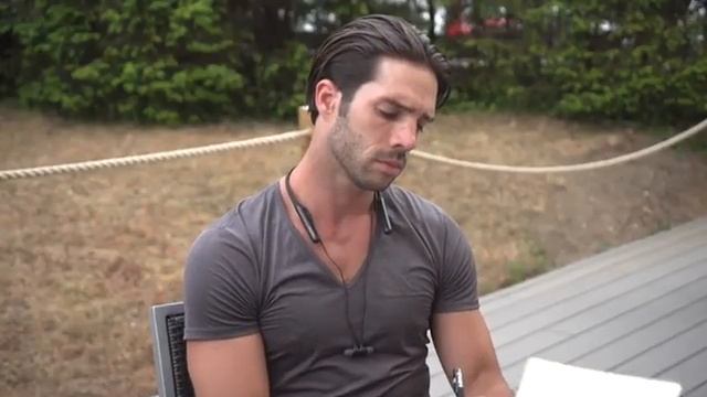 Sony WI-C600N Wireless Noise Cancelling Earphones product video смотреть онлайн