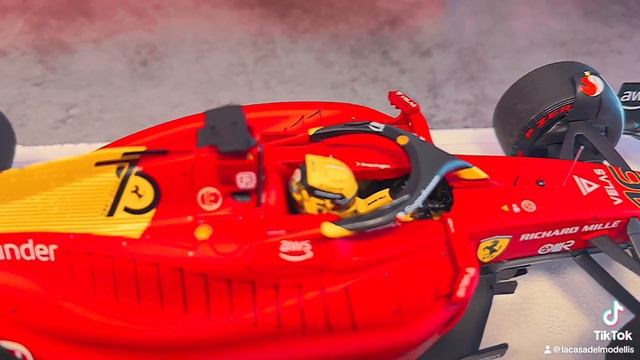 Ferrari 1/18 SF-75 GP 2022 Italia Monza 2022 P2 C. Leclerc смотреть онлайн