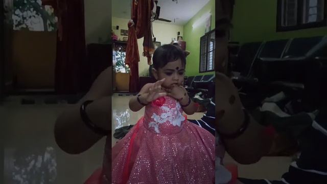 😍Na pose kuduka ready neenga video eduka ready ah 😝Cute shivatmeeka's video collection смотреть онлайн