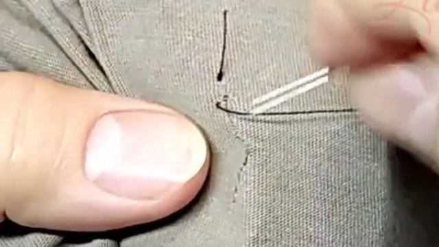 ЗАШИТЬ ДЫРКУ аккуратно, незаметно. ПОДРОБНО, ДЛЯ НОВИЧКОВ. КАК подобрать НИТЬ.Зашить футболку смотреть онлайн