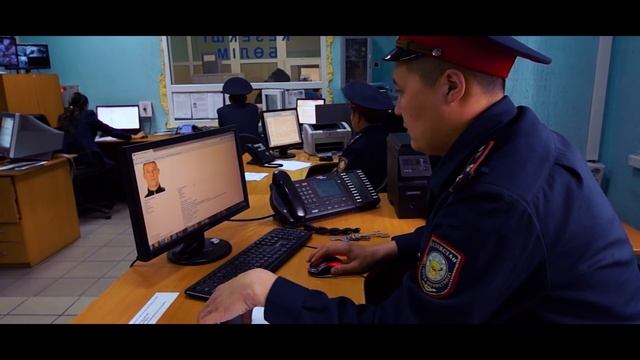 Профессия - Полицейский смотреть онлайн