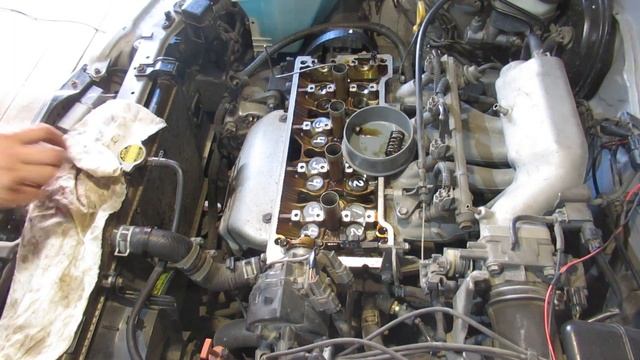 Замена маслосъемных колпачков на Тойоте Спринтер смотреть онлайн