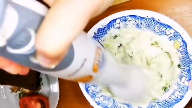ТОСТЫ С ЛОСОСЕМ И ТВОРОЖНЫМ КРЕМОМ С АВОКАДО | ВКУСНЫЙ И ПОЛЕЗНЫЙ ЗАВТРАК ЗА 5 МИНУТ смотреть онлайн