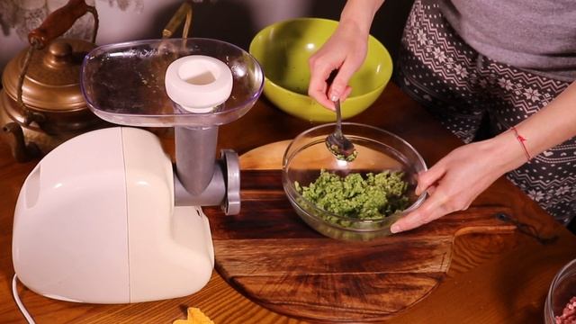 Рулет из мяса бедра индейки с рикоттой и брокколи смотреть онлайн