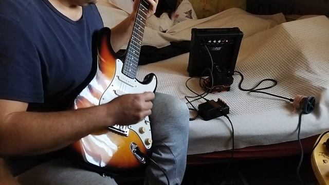 Гитарный набор начинающего. Электрогитара Philpro MS17, Комбик Mustaine BA10, педаль JS sound Metal смотреть онлайн