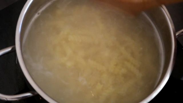 Как приготовить Макароны с грибами. Простой и быстрый рецепт. Вкусный ужин. Вегетарианский рецет. смотреть онлайн