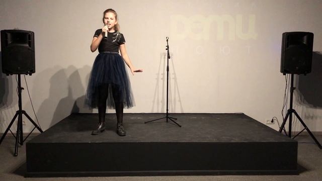 Персидская Анастасия, 11 лет, "Fall In Line" (песня К. Агилеры) смотреть онлайн