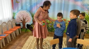 Коррекционное занятие  по сенсорному развитию с детьми с ОВЗ.