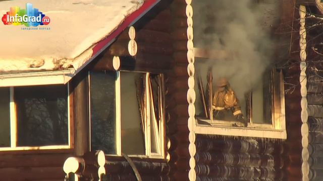 Под Архангельском произошел пожар в частном доме смотреть онлайн