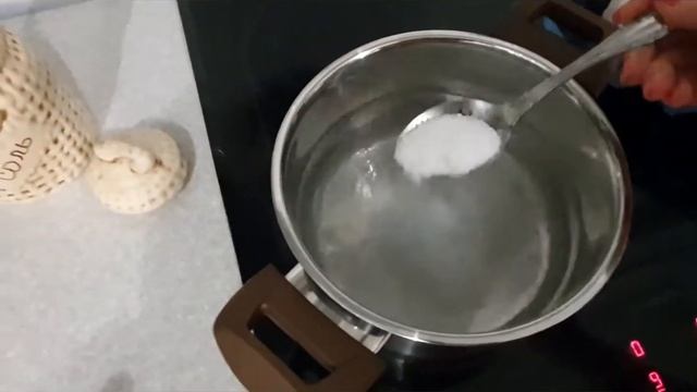 Подробно как легко и просто покрасить яйца/ Мраморные яйца/ Красим яйца луковой шелухой по новому смотреть онлайн