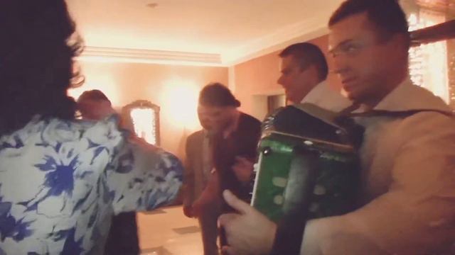 Жених играет на баяне свадебные частушки #Сюрприз #Свадебныечастушки #Баян #Свадьба #Аccordion смотреть онлайн