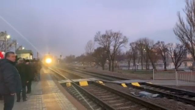 Прибытие городского поезда в Белгороде смотреть онлайн