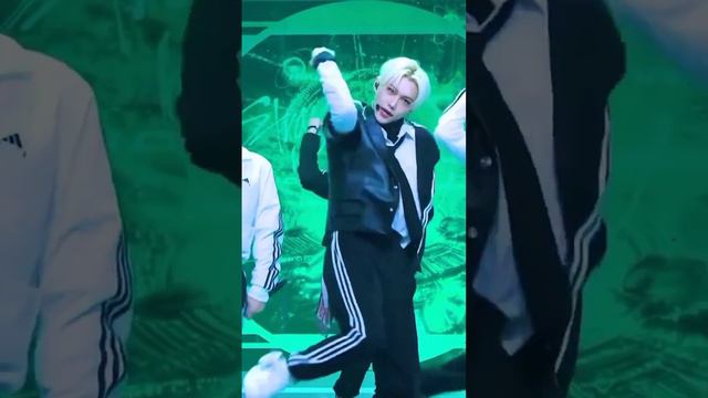 настоящий голос Феликса #straykids #leefelix смотреть онлайн